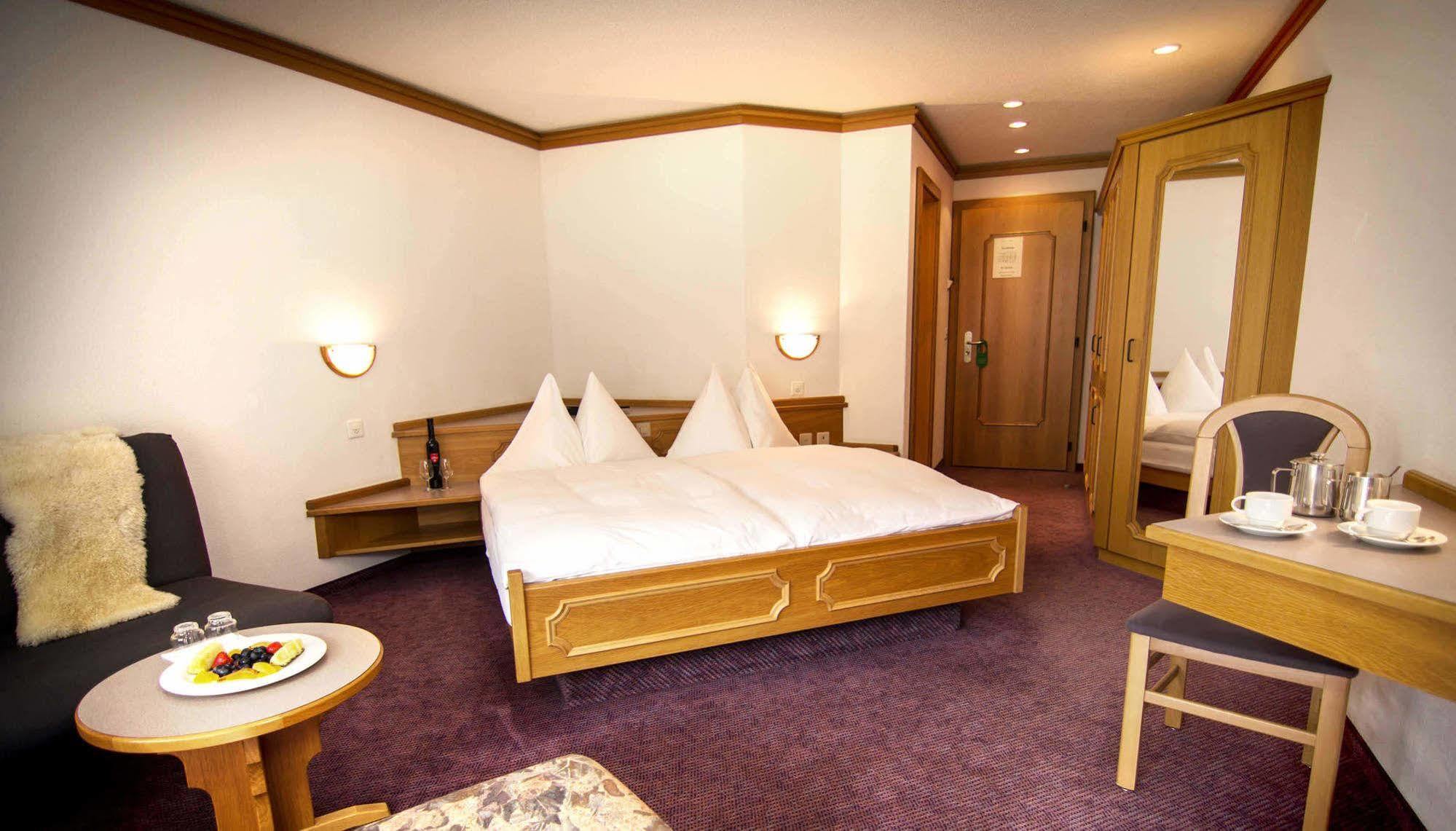 Berghof Garni - The Dom Collection Bed & Breakfast ซาสฟี ภายนอก รูปภาพ