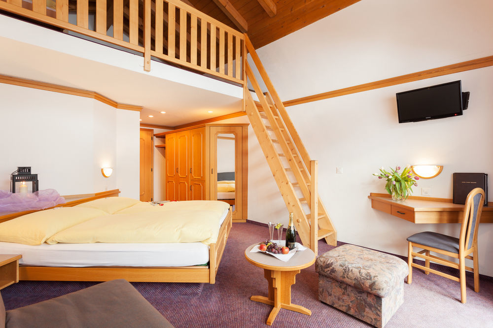 Berghof Garni - The Dom Collection Bed & Breakfast ซาสฟี ภายนอก รูปภาพ