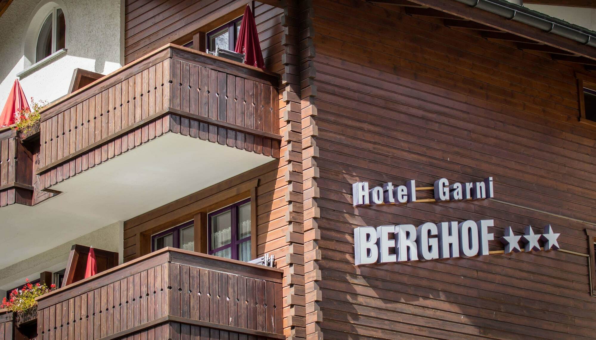 Berghof Garni - The Dom Collection Bed & Breakfast ซาสฟี ภายนอก รูปภาพ